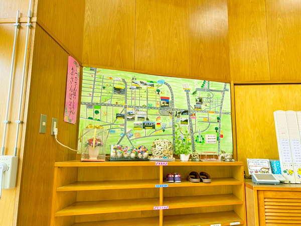 玄関内(お散歩マップ) 玄関内(お散歩マップ)