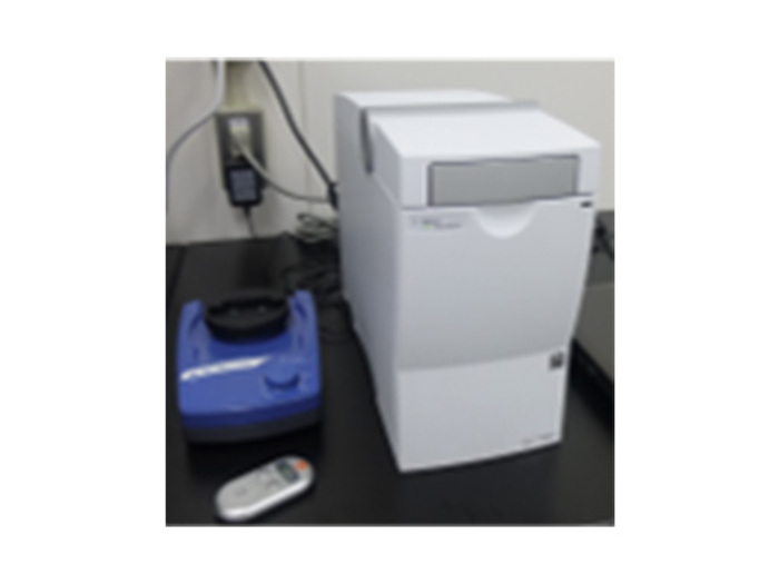 マイクロチップ型電気泳動解析装置 (2100 Bioanalyzer)