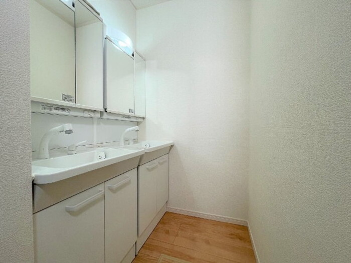 Single house in Kin Yaka